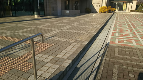 堺市 段差滑り止めテープ貼り