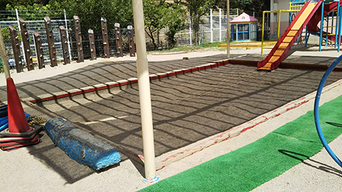 堺市幼稚園 砂場枠補修工事