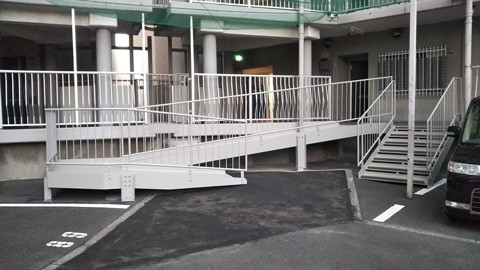 スロープ設置工事