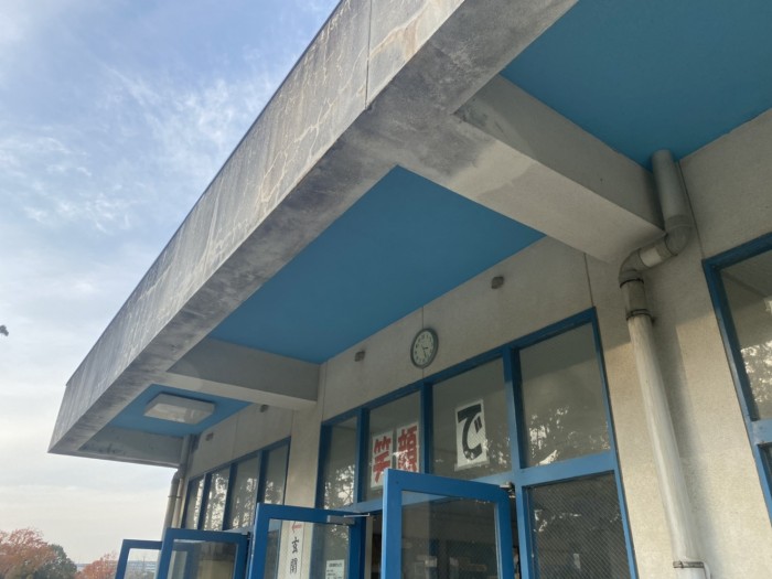堺市中学校庇塗装工事
