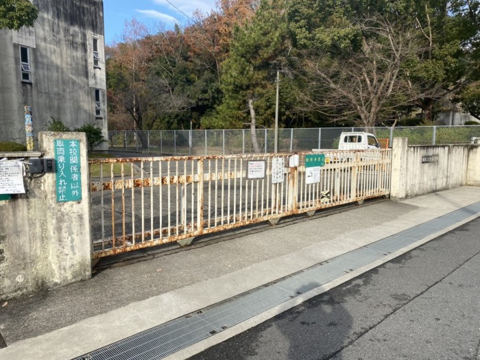 堺市小学校門扉改修工事