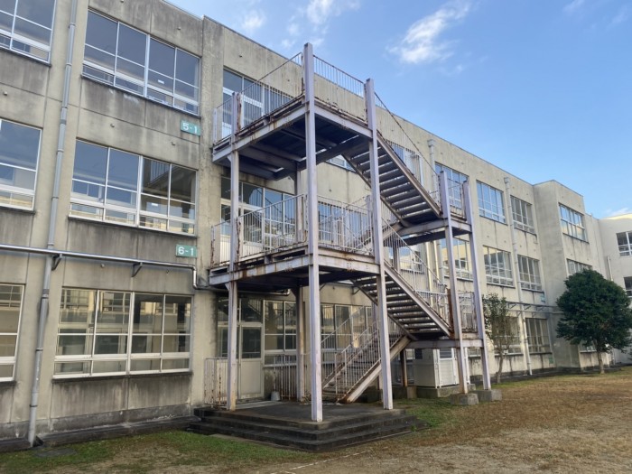 堺市小学校階段塗装工事